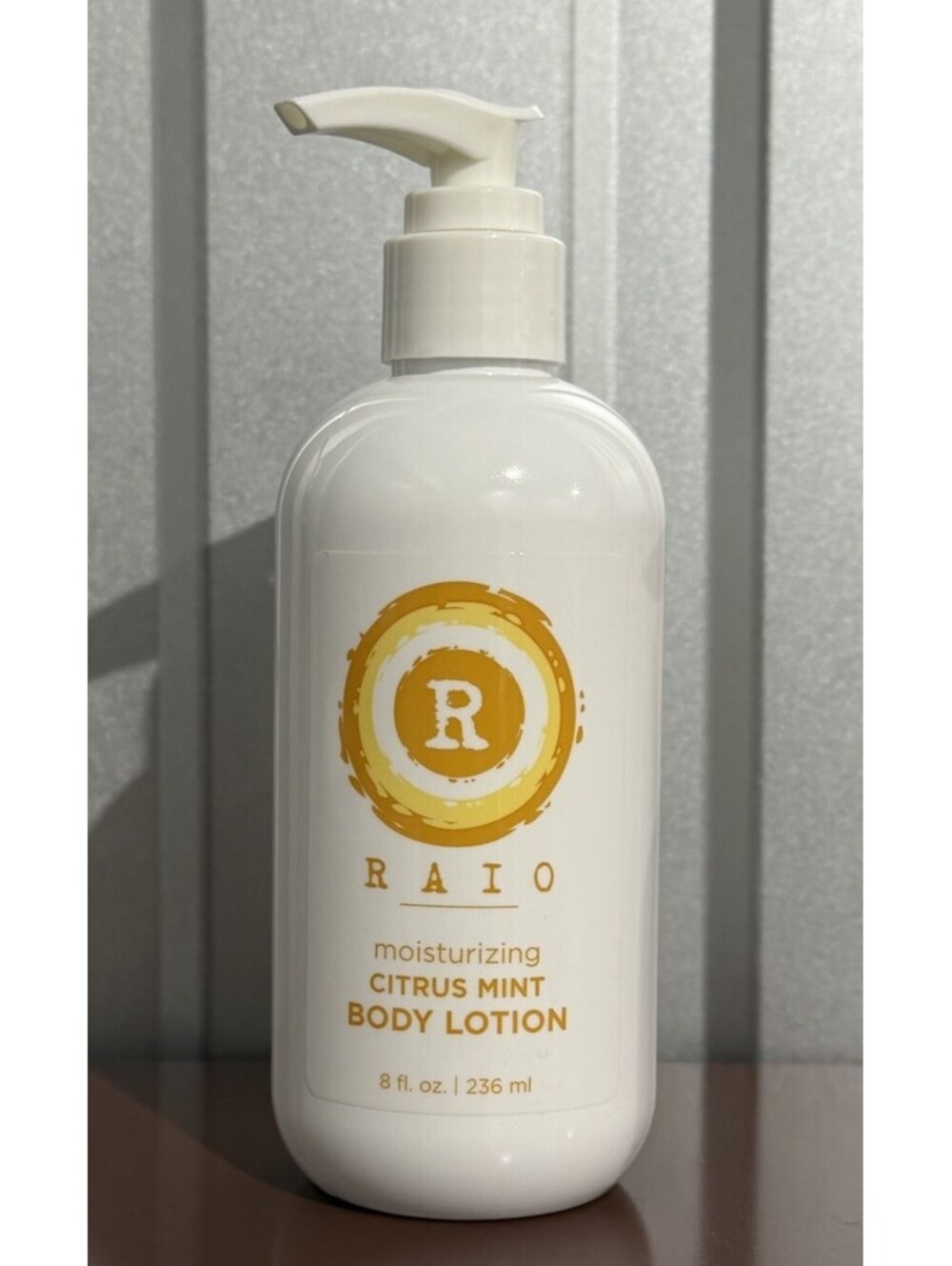 Raio Daily Moisturizing Citrus Mint Body Lotion  8 fl oz with Pump - NEW